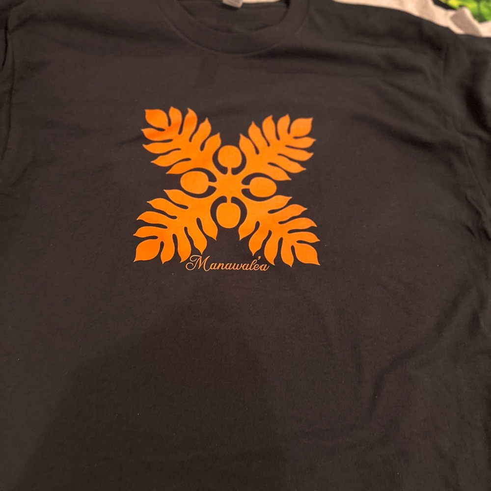 Hawaiian style quilt T-shirts.